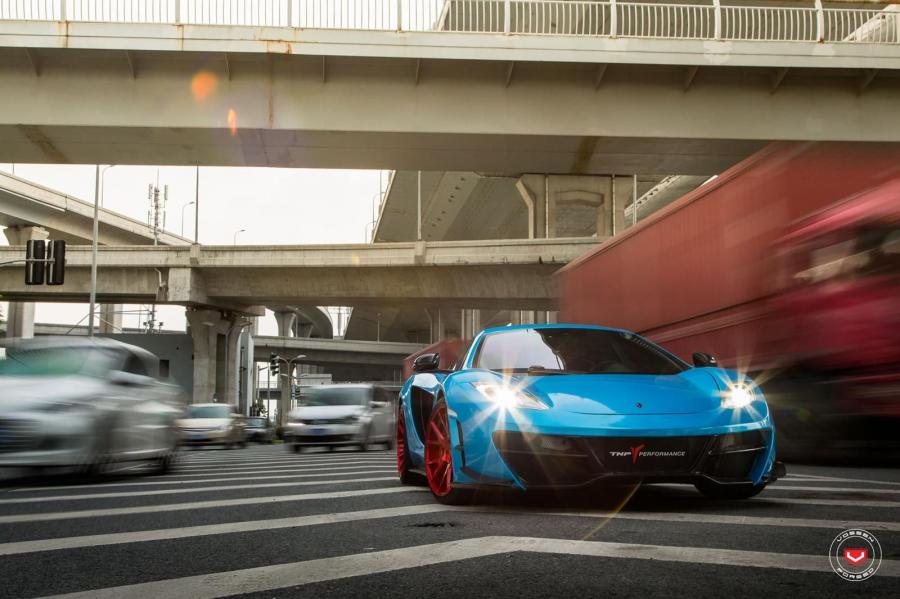  McLaren MP4-12C on Vossen Wheels (VPS-306) 2016 года  (фото 23 из 51)